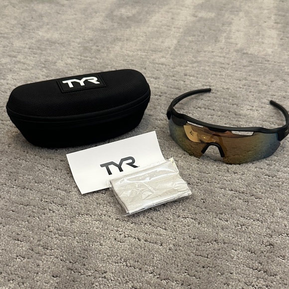 NWOT TYR Black and Gold Sunglasses with Case - Picture 1 of 3